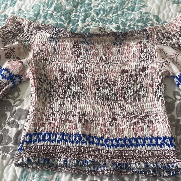 LF Flared Sleeve Crop Top - Picture 2 of 5